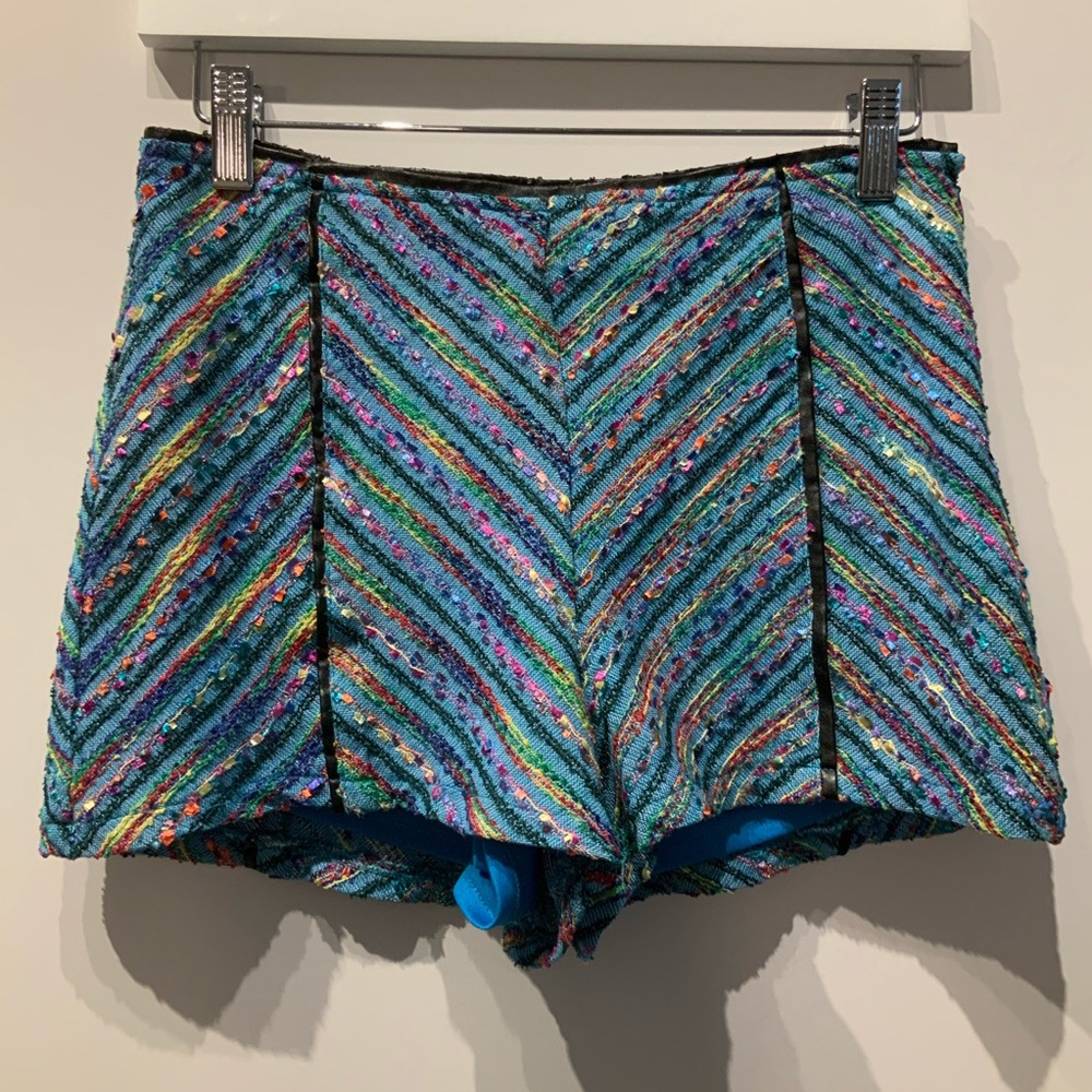 Hot pants!
